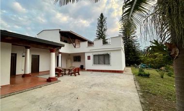 VENDO HERMOSA FINCA EN MARINILLA 10 MIL METROS VIA SANTUARIO CH