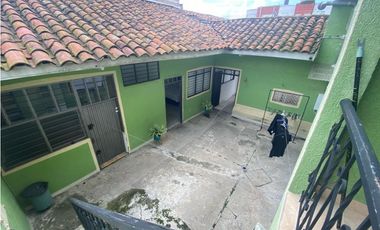 Se vende - permuta casa amplia de una planta Barrio Obrero Palmira