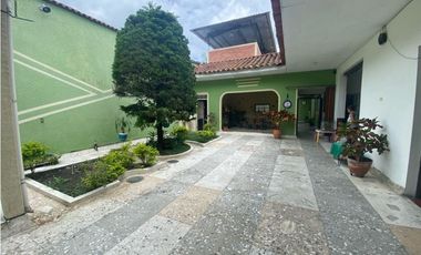 Se vende - permuta casa amplia de una planta Barrio Obrero Palmira