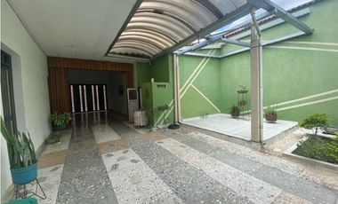 Se vende - permuta casa amplia de una planta Barrio Obrero Palmira