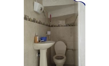 Se vende casa / barrio los robles