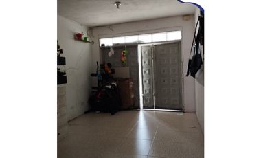 Se vende casa / barrio los robles