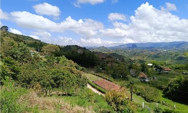 Finca en venta con vista a la piedra de El Peñol - Vereda La Hélida