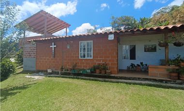 Finca en venta con vista a la piedra de El Peñol - Vereda La Hélida