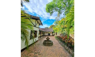 En Venta Casa Campestre en Conjunto Cerrado La Mesa