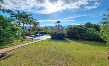 En Venta Casa Campestre en Conjunto Cerrado La Mesa