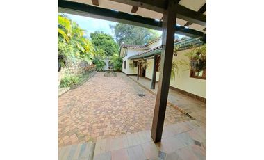En Venta Casa Campestre en Conjunto Cerrado La Mesa
