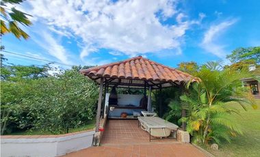En Venta Casa Campestre en Conjunto Cerrado La Mesa