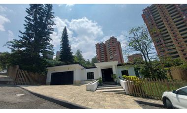 Vendo lujosa Casa en El Poblado, Medellín
