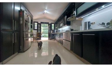 Vendo lujosa Casa en El Poblado, Medellín