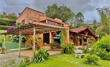 Casa finca en venta El Peñol - Vereda Horizontes