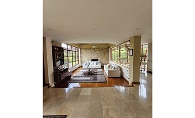 VENTA HERMOSA CASA CAMPESTRE VIA ARMENIA PEREIRA