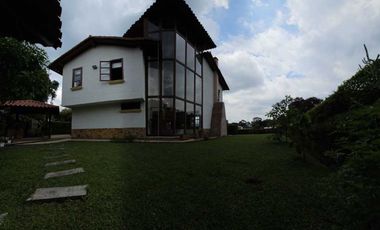 VENTA HERMOSA CASA CAMPESTRE VIA ARMENIA PEREIRA