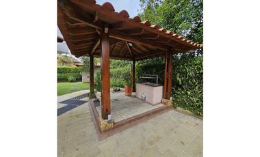 VENTA HERMOSA CASA CAMPESTRE VIA ARMENIA PEREIRA