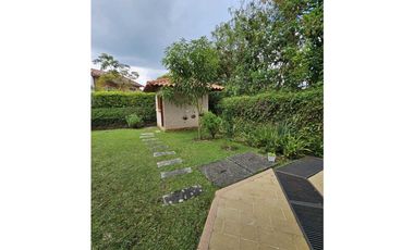VENTA HERMOSA CASA CAMPESTRE VIA ARMENIA PEREIRA