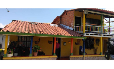 Oportunidad de Casa Finca El Peñol- vista a la piedra y la represa