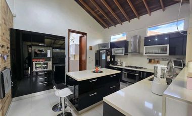 VENTA ESPECTACULAR CASA CAJICA