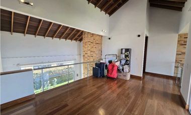 VENTA ESPECTACULAR CASA CAJICA