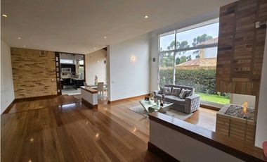 VENTA ESPECTACULAR CASA CAJICA