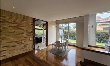 VENTA ESPECTACULAR CASA CAJICA