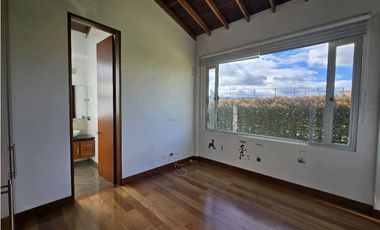 VENTA ESPECTACULAR CASA CAJICA