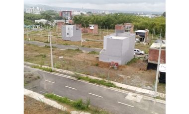 VENTA LOTE CON PLANOS DE CONSTRUCCION DOSQUEBRADAS