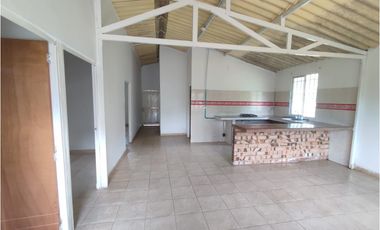 LUXA VENDE PARCELA UBICADA PARADOR LA FRESA 300 mts VIA PANAMERICANA.