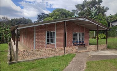 LUXA VENDE PARCELA UBICADA PARADOR LA FRESA 300 mts VIA PANAMERICANA.