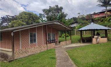 LUXA VENDE PARCELA UBICADA PARADOR LA FRESA 300 mts VIA PANAMERICANA.