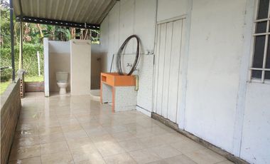 LUXA VENDE PARCELA UBICADA PARADOR LA FRESA 300 mts VIA PANAMERICANA.