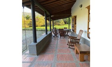 Alquiler Finca Carmen de Viboral son 6400 Mts2 Lote con 5 alcobas