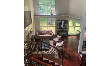 CASA EN VENTA CERCA AL TESORO