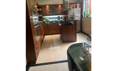 CASA EN VENTA CERCA AL TESORO