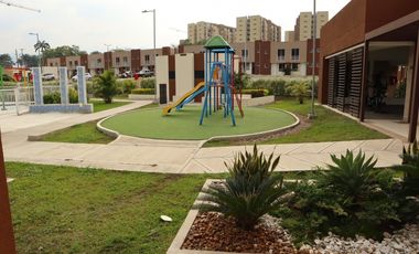 VENDE CASA EN CONJUNTO CERRADO EN VILLETA