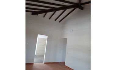Casa Finca en El Carmen de Viboral – Amplios Espacios y Vista Única