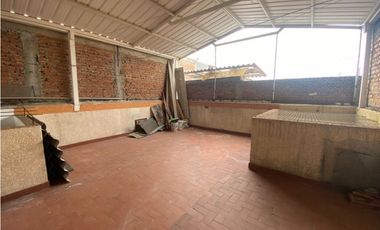 Casa de dos pisos más terraza en venta Barrio Las Américas Palmira