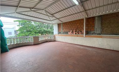 Casa de dos pisos más terraza en venta Barrio Las Américas Palmira