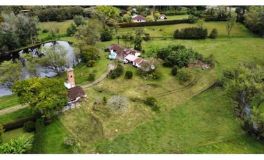 CASA CAMPESTRE EN LLANOGRANDE UNIDAD CERRADA