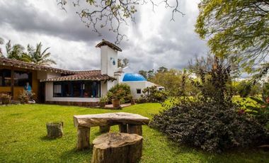 CASA CAMPESTRE EN LLANOGRANDE UNIDAD CERRADA