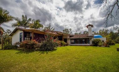 CASA CAMPESTRE EN LLANOGRANDE UNIDAD CERRADA