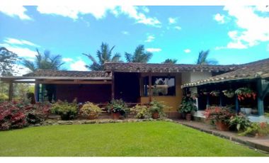 CASA CAMPESTRE EN LLANOGRANDE UNIDAD CERRADA