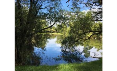 CASA CAMPESTRE EN LLANOGRANDE UNIDAD CERRADA