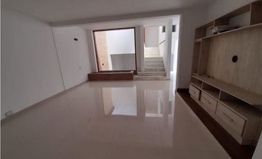 Se vende hermosa casa remodelada Barrio Las Mercedes Palmira Valle