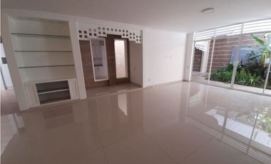 Se vende hermosa casa remodelada Barrio Las Mercedes Palmira Valle