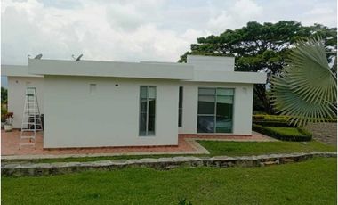 Casa Con Piscina En Condominio Miralomas De Holanda