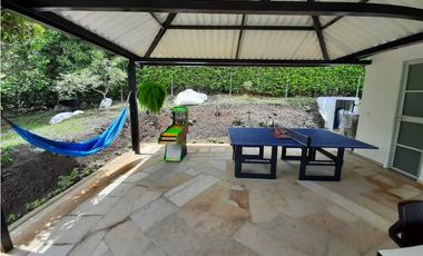 En Venta Casa Campestre con Piscina Privada y  Aljibe, La Mesa Cund.