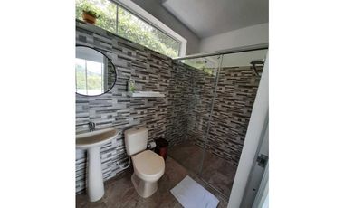En Venta Casa Campestre con Piscina Privada y  Aljibe, La Mesa Cund.
