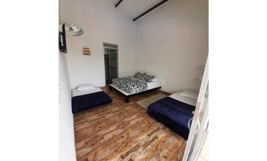 En Venta Casa Campestre con Piscina Privada y  Aljibe, La Mesa Cund.