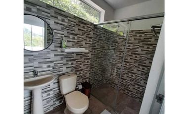 En Venta Casa Campestre con Piscina Privada y  Aljibe, La Mesa Cund.
