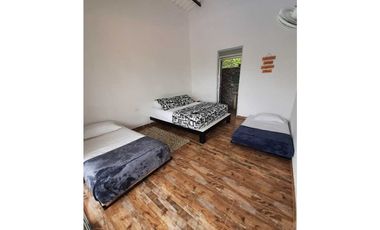 En Venta Casa Campestre con Piscina Privada y  Aljibe, La Mesa Cund.